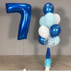 Фонтан из голубо-синих шаров с цифрой 7