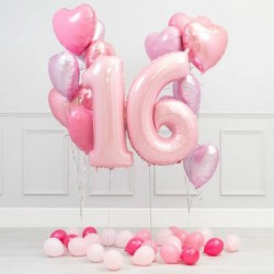 Композиция из розовых фольгированных сердец с цифрой 16