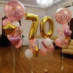 Композиция из розовых шаров с большими шарами и цифрой 70