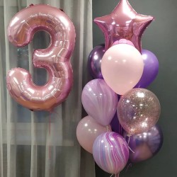 Фонтан из сиренево-розовых шаров с цифрой 3