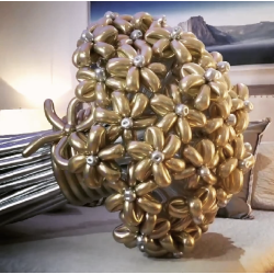 Букет серебряно-золотых ромашек из хромированных шаров