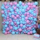 Фотозона-стена из розово-голубых шаров