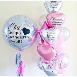 Композиция из розово-серебряных шаров с сердцами на выписку