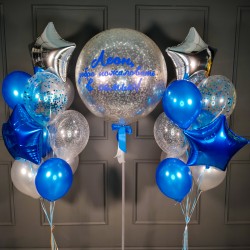 Композиция из сине-серебряных шаров с большим шаром