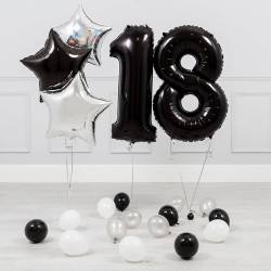 Фонтан из черных и серебряных шаров с цифрой 18