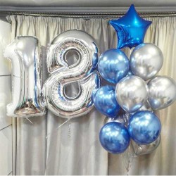Фонтан из сине-серебряных шаров хром с цифрой 18