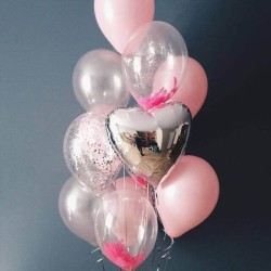 Фонтан из розовых, серебряных и прозрачных шаров с сердцем