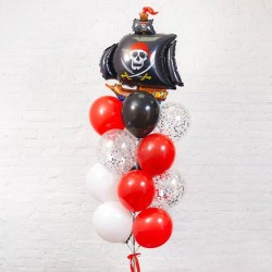 Фонтан из красных, черных и белых шаров с Пиратским кораблем