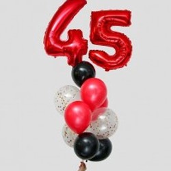 Фонтан из красных и черных шаров с цифрой 45