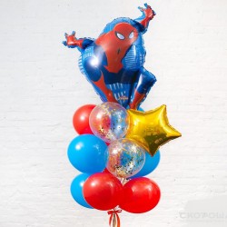 Фонтан из красно-синих шаров со звездой и Человеком Пауком