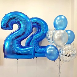 Фонтан из синих и серебряных шаров с цифрой 22