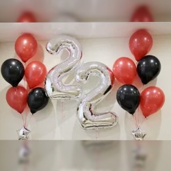 Композиция из воздушных шаров красно-черных с цифрой 22