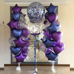 Композиция из фиолетовых и серебряных шаров с большим шаром
