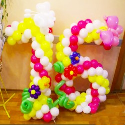Цифра 16 из разноцветных шаров