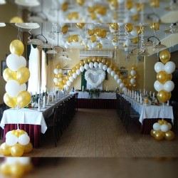 Украшение из шаров зала на свадьбу