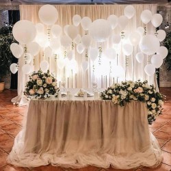 Украшение свадебного зала шарами и цветами