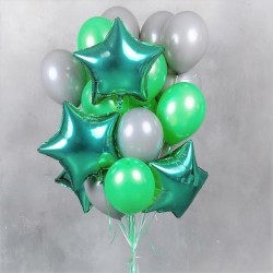 Композиция из зелёных шаров и звёзд с гелием