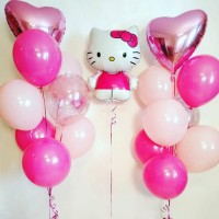 Композиция из розовых и фуксия шаров с сердцами и Hello Kitty