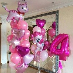 Композиция из латексных шаров с фигурами Пони и розовая Кошкой