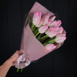 Букет из 17 розовых тюльпанов