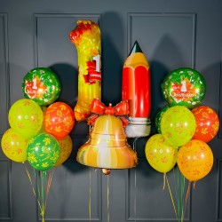 Композиция на 1 сентября с колокольчиком цифрой и карандашом