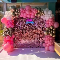 Фотозона из розовых пайеток 2.1х2.4