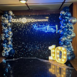 Фотозона из квадратных черных пайеток 2.1х24 