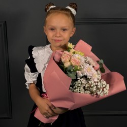 Букет на 1 сентября с хлопком и кустовой хризантемой