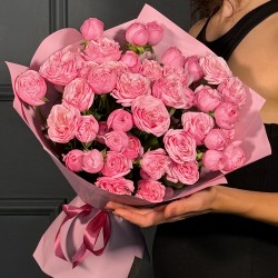 Букет из 11 пионовидных кустовых роз Мэнсфилд пинк