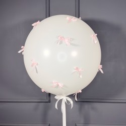 Большой белый шар с розовыми бантиками