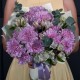 Авторский букет с сиреневой хризантемой и белой альстромерией