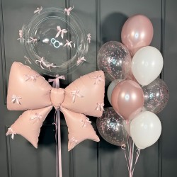 Сет из белых и розовых шаров с бантом и кристальным шаром
