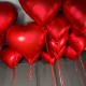 Красные сатиновые сердца на день влюбленных под потолок