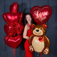 Композиция из фольгированных сердец с мишкой