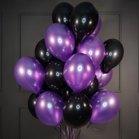 Облако черно-фиолетовых шаров металлик